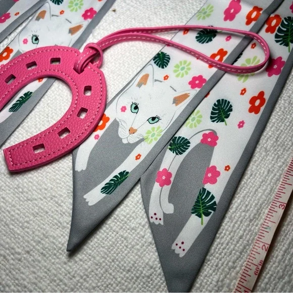 Cat Twilly Set & Lucky Horseshoe Charm - Picture 12 of 13